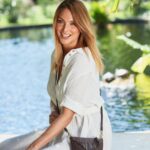Blanca Soto Instagram - Feliz Domingo 🤗 Follow the sun and keep shining @nativa_leather ☀🌴 #teamsoto #infinito #instamood #besazos #instaphoto #mood #dailylook #fashion #outfitinspiration #staytropical #currentlywearing #botanicalgarden #sunday #happy #handbags
