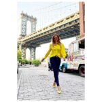 Blanca Soto Instagram - Sunday 💛 New York State of Mind !!! 🌻 #NY 🚕 #gratitud 🌼 #lookoftheday #yellow 🤩#picoftheday ☀️ #mood⚡️#happy 😀 #fashion #love #teamsoto #besazos #infinito