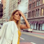 Blanca Soto Instagram - Feliz Jueves ✨ Recordando New York durante la promoción de #NTPE 💛🤗😀 #teamsoto #gratitud #infinito #instamood #besazos #happy #instaphoto #mood #dailylook #fashion #fashionoftheday #outfitinspiration #yellowmellow #ny #tbt 💛 💛 💛 💛 Photo 📷 by: @makeupartistale