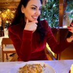 Bleona Instagram - Everyone who knows me personally also knows that I am a #foodie and my favorite pasta is #taglioliniwhitetruffle This picture is taken form the master itself @giacominodrago ♥️ Thank you for a magical night, great food and great conversations 🙏🏻