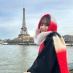 Bona Instagram – 나의 늘, 오랜시간 로망이였던 파리
그리고 런던의 크리스마스🎄♥️
열심히 달려온 2023년을 또 차곡차곡 잘 채워 보내는것 같아 뿌듯하네요◡̈
또 다가올 2024년도 모두들 건강하시고, 행복한 시간들로 채워지시길☁️
Happy New Year! 새해 복 많이 받으세요🤍