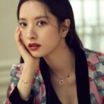 Bona Instagram - @harpersbazaarkorea @emporioarmani #EAjewellery ✨
