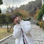 Bona Instagram – 안녕 피라미드 게임, 안녕 성수지 !

북적북적 늘 함께였던 촬영장
애써주신 모든 분 들께 감사 인사를 전합니다🌹🤍
믿고, 응원해주시고, 기다려주시고, 좋아해주시고, 사랑해주시는 모든 분 들께도 감사드리며 ෆ̈

그럼 마지막 피라미드 게임 시작할게🔺
