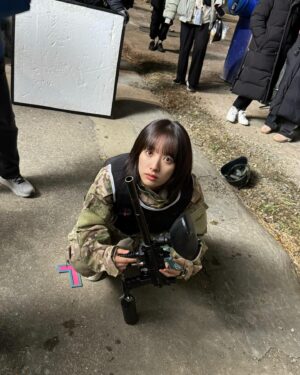 Bona Instagram - 안녕 피라미드 게임, 안녕 성수지 !

북적북적 늘 함께였던 촬영장
애써주신 모든 분 들께 감사 인사를 전합니다🌹🤍
믿고, 응원해주시고, 기다려주시고, 좋아해주시고, 사랑해주시는 모든 분 들께도 감사드리며 ෆ̈

그럼 마지막 피라미드 게임 시작할게🔺