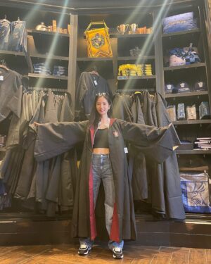 Bona Instagram - Happy my day 🐰🤍
저는 LA에서 아주 신나는 하루를 보냈답니다!
생일 축하해 주신 모든 분들 너무 감사드립니다🫶🏻
생일이 이틀인 기분은 아주 좋네요✨🧚🏻‍♀️