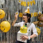 Bona Instagram - 길었던 하루 만큼 축하 잔뜩 받은 생일🎂 축하해주신 모든 분들 너무 감사합니다! 제가 더 잘할게요💛