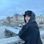 Bona Instagram – P A R I S☁️🎄❄️🤍