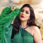 Boussy Instagram – 🦚🦚

Dress: @styleme.2019 
Shoes: @aminamuaddiofficial 
Hair: @shreframadan 
MUA: by me
Photo: @ibrahim_el_atta