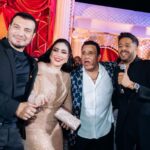 Boussy Instagram - الف مليون مبروووووك لإبني وإبن اخويا الفنان الكبير الجدع إبن البلد @mohamedfouadofficial مبروك ياحبيبي وربنا يفرحك بيه وعقبال ماتفرح ببناتك القمر 🤵🏻👰🏻‍♀️❤️❤️❤️❤️