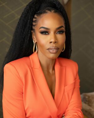 Brandee Evans Instagram - I had an amazing time speaking about caregiving with the @televisionacademyfoundation today. 

As a caregiver for my momma & member of the @caringacrossgen #CreativeCareCouncil this means so much to me. I wore orange in honor of my momma &  #MultipleSclerosis 🧡

Thanks for having me! Let’s rewrite the narrative and empower caregivers everywhere.

#EmpowerCaregivers #ChangeTheStory #PowerofTV #TelevisionAcademyFoundation #CaregiverStrong #Caregiving

Photographer @kellybalch 
Makeup @hotlikefirre 
Stylist @ryanisstyle 
Hair @hairbysashamari 
Jewelry @lisanikjewelry 
Brows @alleyezongg 
Skin @the_atlanta_aesthetician