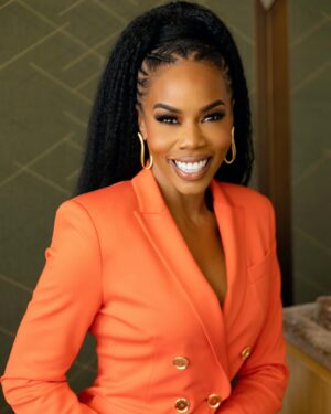 Brandee Evans Instagram - I had an amazing time speaking about caregiving with the @televisionacademyfoundation today. 

As a caregiver for my momma & member of the @caringacrossgen #CreativeCareCouncil this means so much to me. I wore orange in honor of my momma &  #MultipleSclerosis 🧡

Thanks for having me! Let’s rewrite the narrative and empower caregivers everywhere.

#EmpowerCaregivers #ChangeTheStory #PowerofTV #TelevisionAcademyFoundation #CaregiverStrong #Caregiving

Photographer @kellybalch 
Makeup @hotlikefirre 
Stylist @ryanisstyle 
Hair @hairbysashamari 
Jewelry @lisanikjewelry 
Brows @alleyezongg 
Skin @the_atlanta_aesthetician