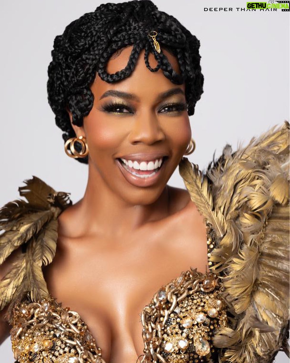 Brandee Evans Instagram - Thank you @deeper.than.hair.magazine @sosheargenius π€ #Repost @deeper.than.hair.magazine γ»γ»γ» π€β¨ DeeperThanHair.Com ππΎββοΈ Hair: @hairbysashamari π Make up: @hotlikefirre π Wardrobe: @ashleyseanthomas π· Photography: @aaronlacy #DeeperThanHairMagazine #NaturalHair #Braids