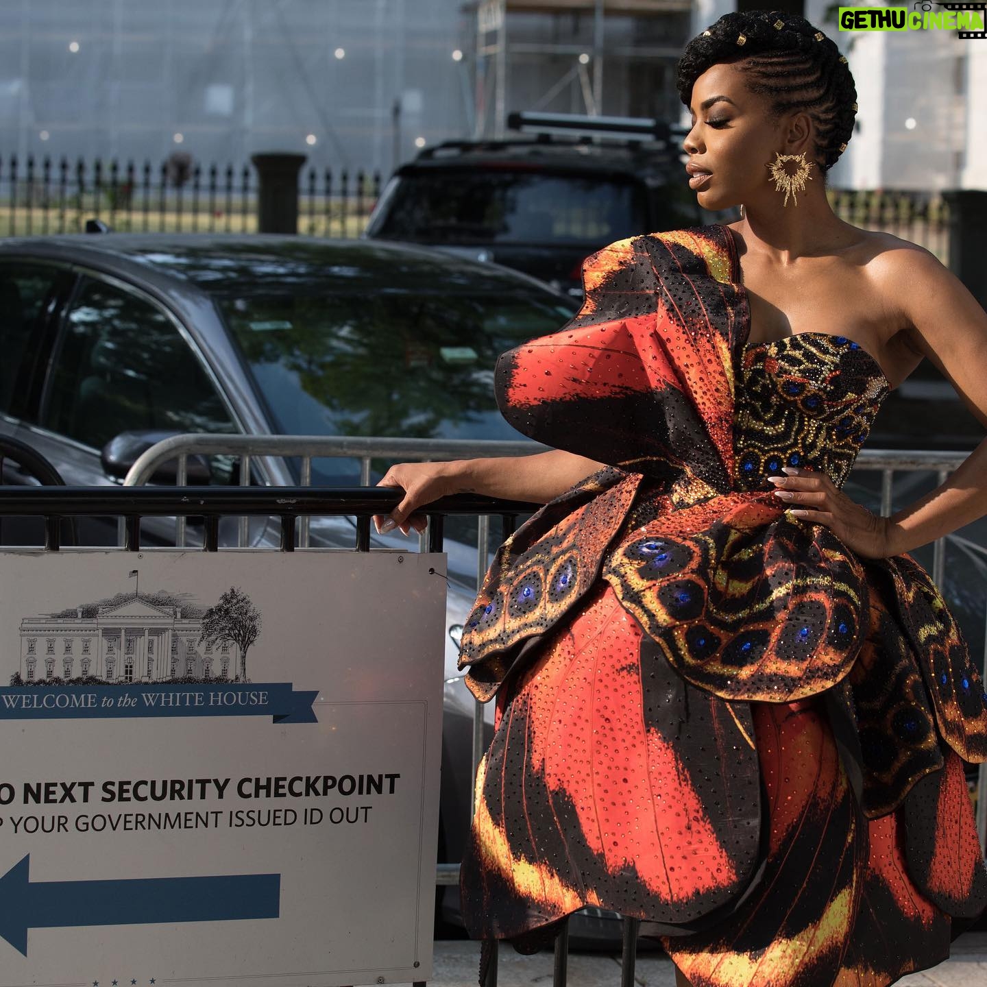 Brandee Evans Instagram - #Freedom 🦋 Happy #Juneteenth! Thank you @starz @starztakethelead @whitehouse for the invite. It meant the world to share this experience with my father. Stylist @ashleyseanthomas Hair @hairbysashamari Makeup @stylemyface Dress @forthestarsfashionhouse Earrings @shopkhoi Shoes @viviennewestwood Tailoring @shawnte_elizabeth #WhiteHouse #happyjuneteenth #Pvalley #Starz