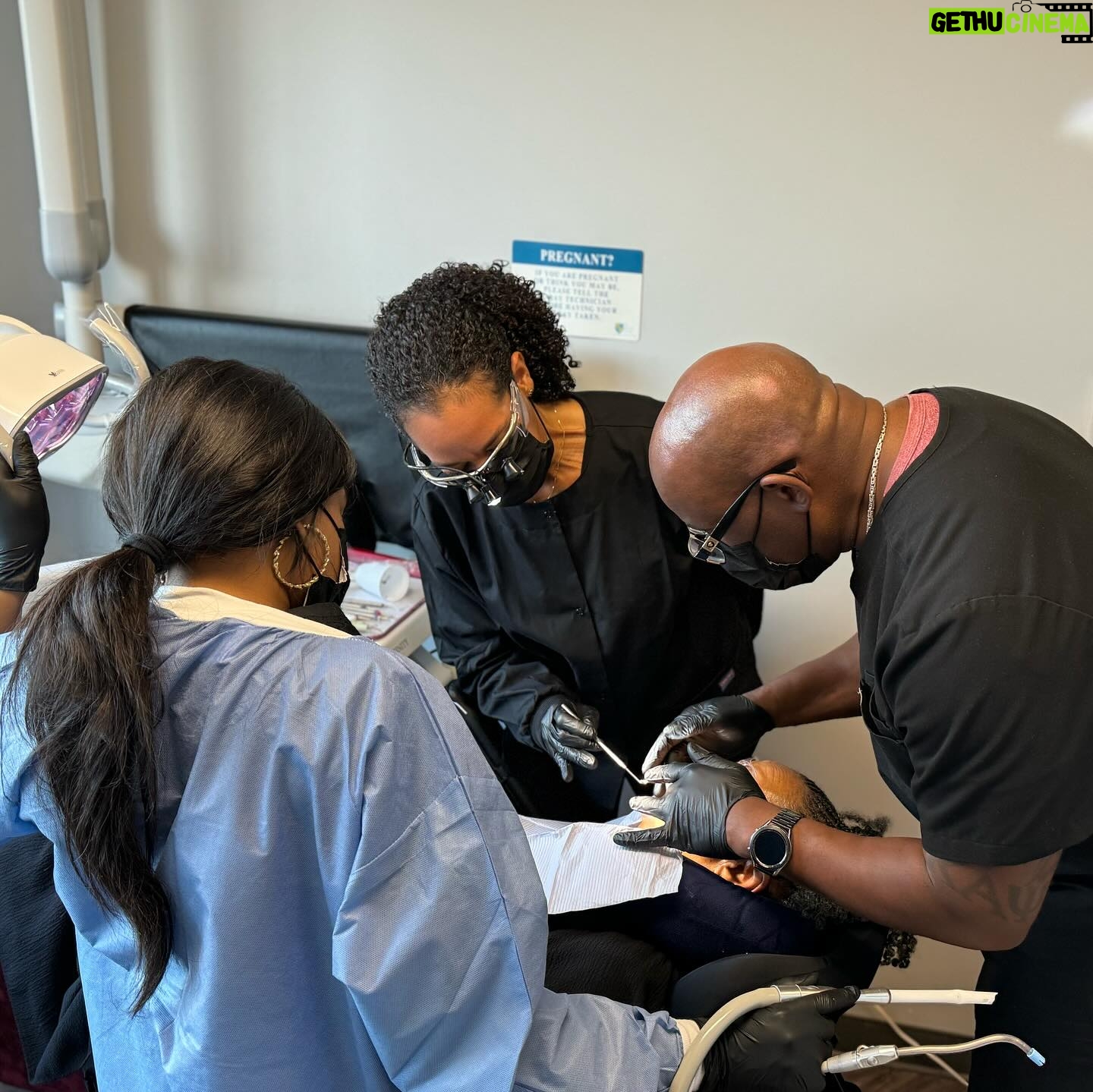 Brandee Evans Instagram - Not momma smiling all big once she got her teeth cleaned. I don’t think I have a pic of her smiling this hard with me ever! lol. She used to LOVE and I mean LOVE going to the dentist. @derrickthompsondds and staff thank you so much for your patience and kindness. . ***The doc moved his equipment in the office to accommodate my mother’s wheelchair. Y’all… he was moving furniture like it was his mom. 🥹🙏🏾THANK YOU Dr. Thompson! Candice, you were so warm, gentle, and thorough with momma. Thank you!!🙏🏾 #MultipleSclerosis #Alzheimers #CaregiverStrong
