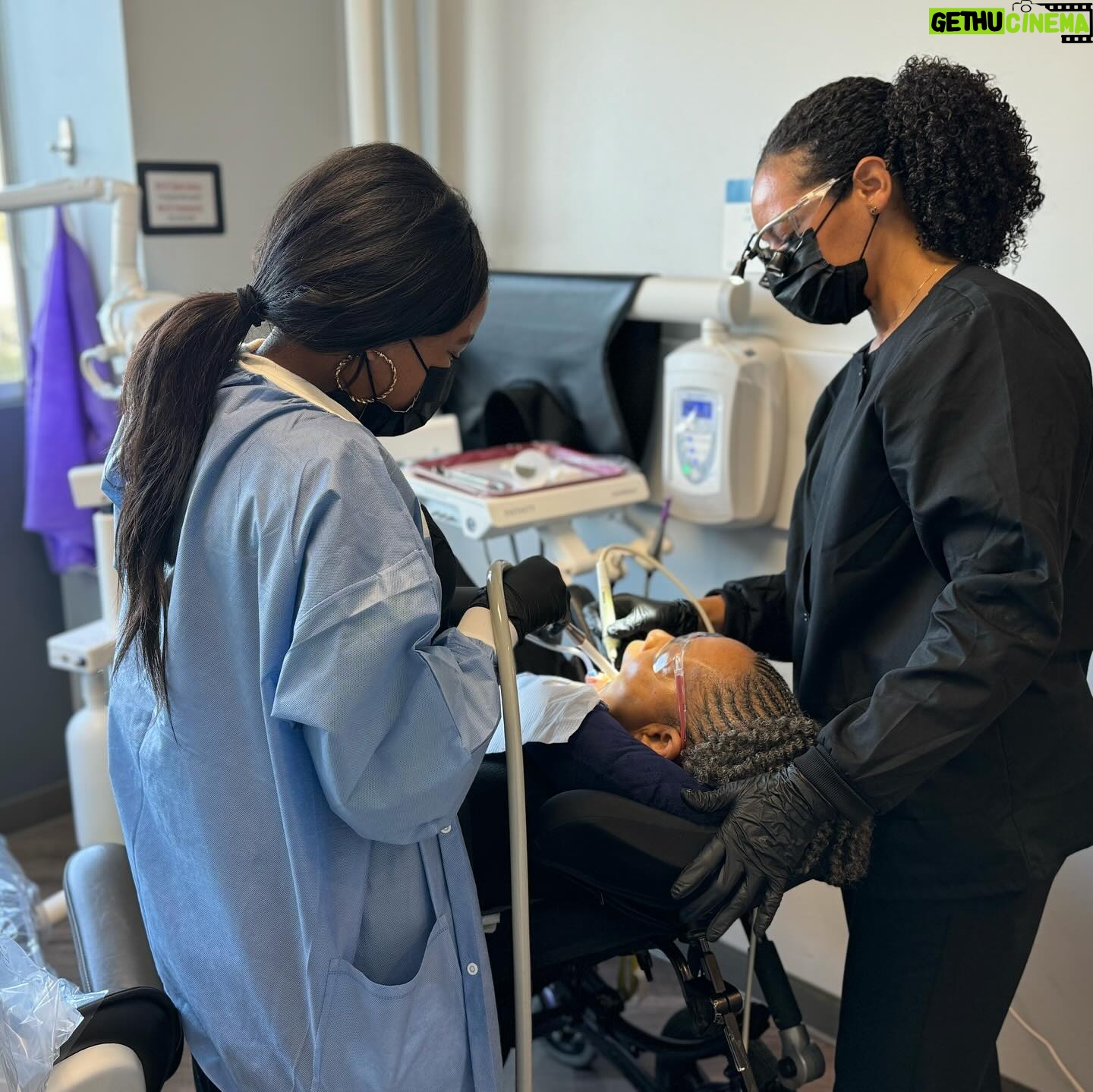Brandee Evans Instagram - Not momma smiling all big once she got her teeth cleaned. I don’t think I have a pic of her smiling this hard with me ever! lol. She used to LOVE and I mean LOVE going to the dentist. @derrickthompsondds and staff thank you so much for your patience and kindness. . ***The doc moved his equipment in the office to accommodate my mother’s wheelchair. Y’all… he was moving furniture like it was his mom. 🥹🙏🏾THANK YOU Dr. Thompson! Candice, you were so warm, gentle, and thorough with momma. Thank you!!🙏🏾 #MultipleSclerosis #Alzheimers #CaregiverStrong