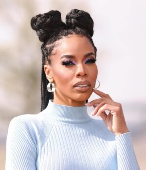 Brandee Evans Instagram - #HOME💙
#Memphis 

Thank you for having me @pauseuofm @uofmemphis 

Photos 📸 @jpfilmz 
Hair @texturesbytiahair 
Makeup @yanneekbrinson_
Dress @retrofete 
Jewelry  @officialladduandco
Shoes @jessicarichofficial
Nails @angel_nailsla