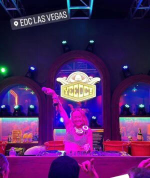 Brandi Cyrus Instagram - MY FIRST EDC 🥹🥹 What a magical place!!!! Thank you to everyone that crammed into the YEEDC saloon to dance with me!! SoOoO much love at @edc_lasvegas and I can’t wait to come back ❤️‍🔥❤️‍🔥❤️‍🔥