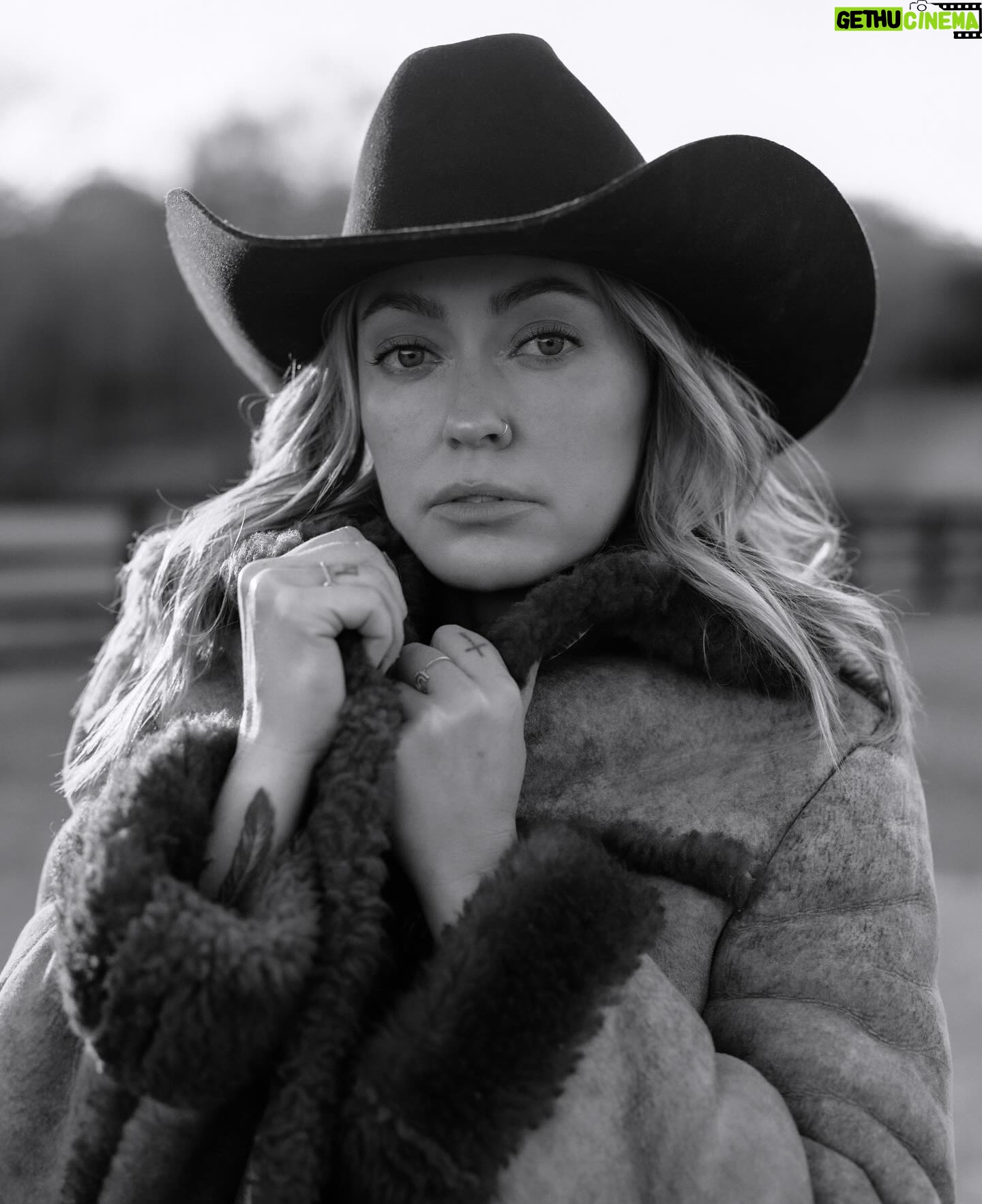 Brandi Cyrus Instagram - ‘At Home on the Farm’ Film shots by @beausimmons 🤍