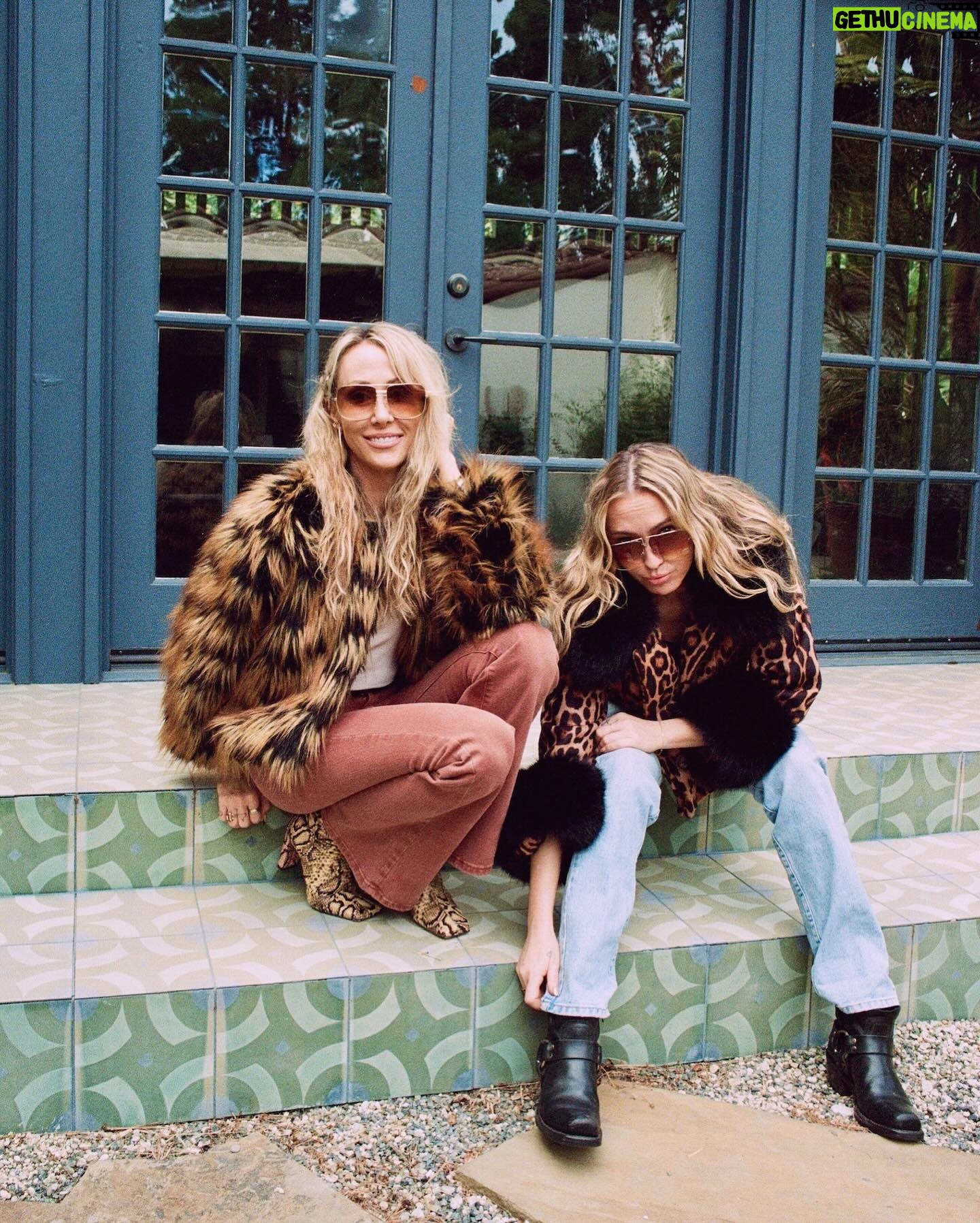 Brandi Cyrus - 3 Likes - Back in Cali this week with @tishcyruspurcell — make sure you send in those Dear MTs for our next episodes of @sorrywerestoned!! ☎️ 💌