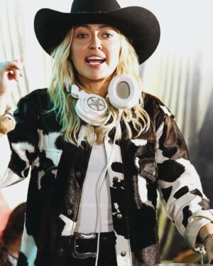 Brandi Cyrus Instagram - STAGECOACH! That was a weekend I’ll never forget. Big love to @diplo for having me spin at the Honkytonk, @dashamusic for coming out to dance with me, and everybody that showed up to party. Especially at the Jameson tent — y’all lit that place up!! ❤️‍🔥❤️‍🔥