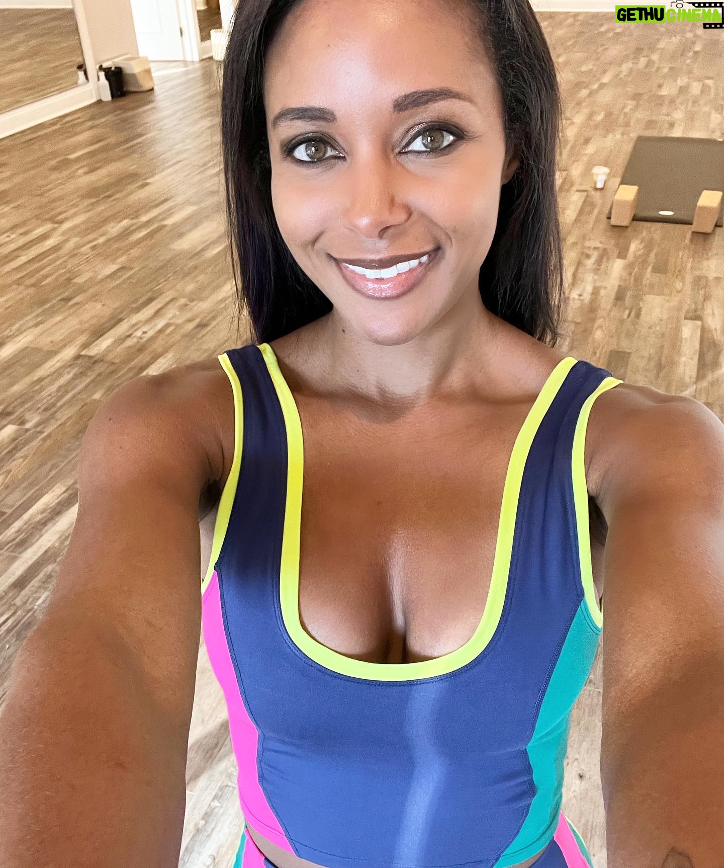 Brandi Runnels Instagram - Busy in the best of ways! 🧘🏽♀️ there's nothing easy about starting a brand new business from scratch. But it sure is rewarding at the end of the day to do exactly what you want to do!