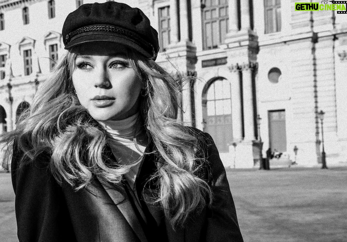 Brec Bassinger Instagram - In 2023, I learned that coffee taste better in Paris 🖤 Xo.