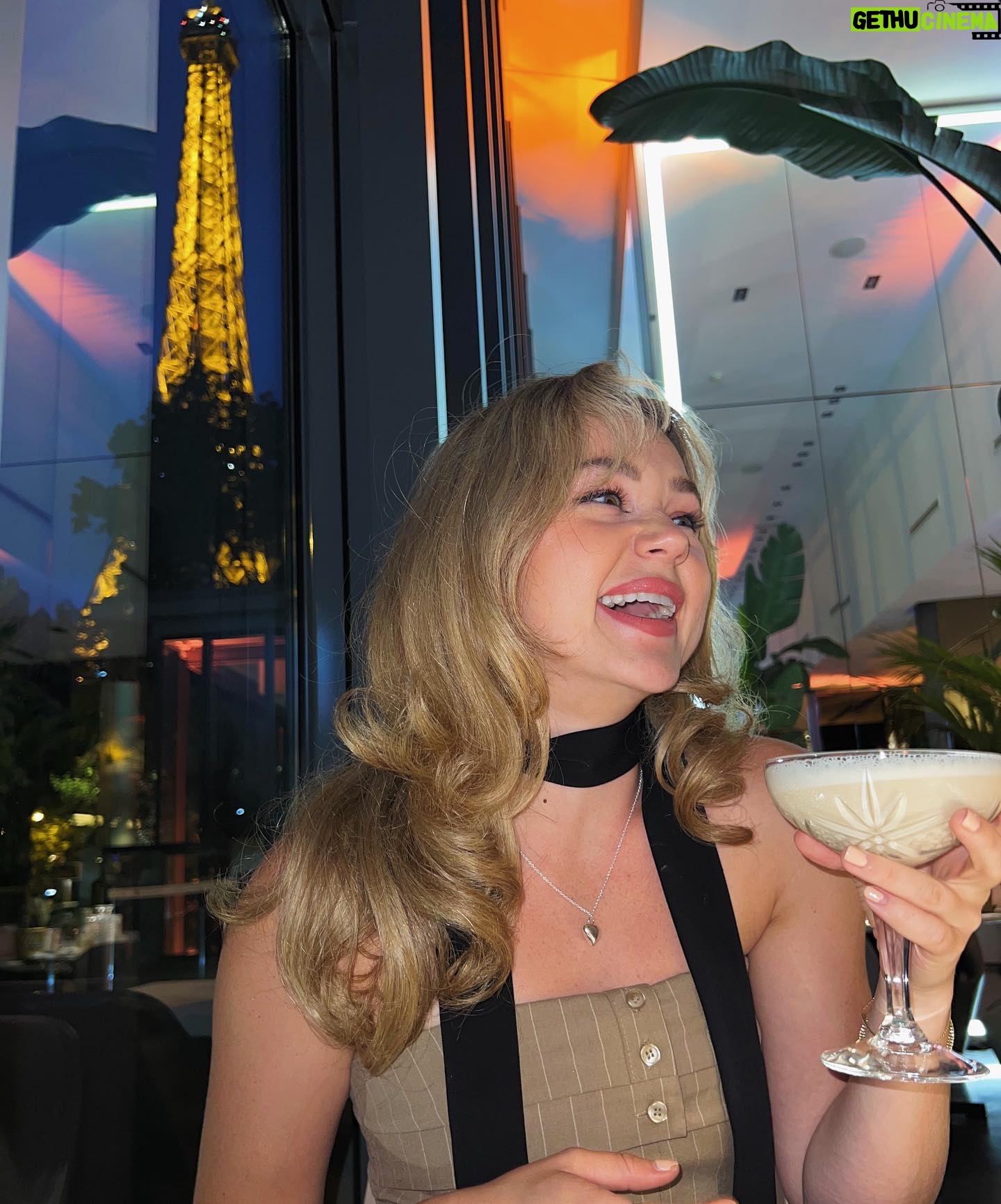 Brec Bassinger Instagram - I spy with my little eye 🇫🇷🗼 Xo.