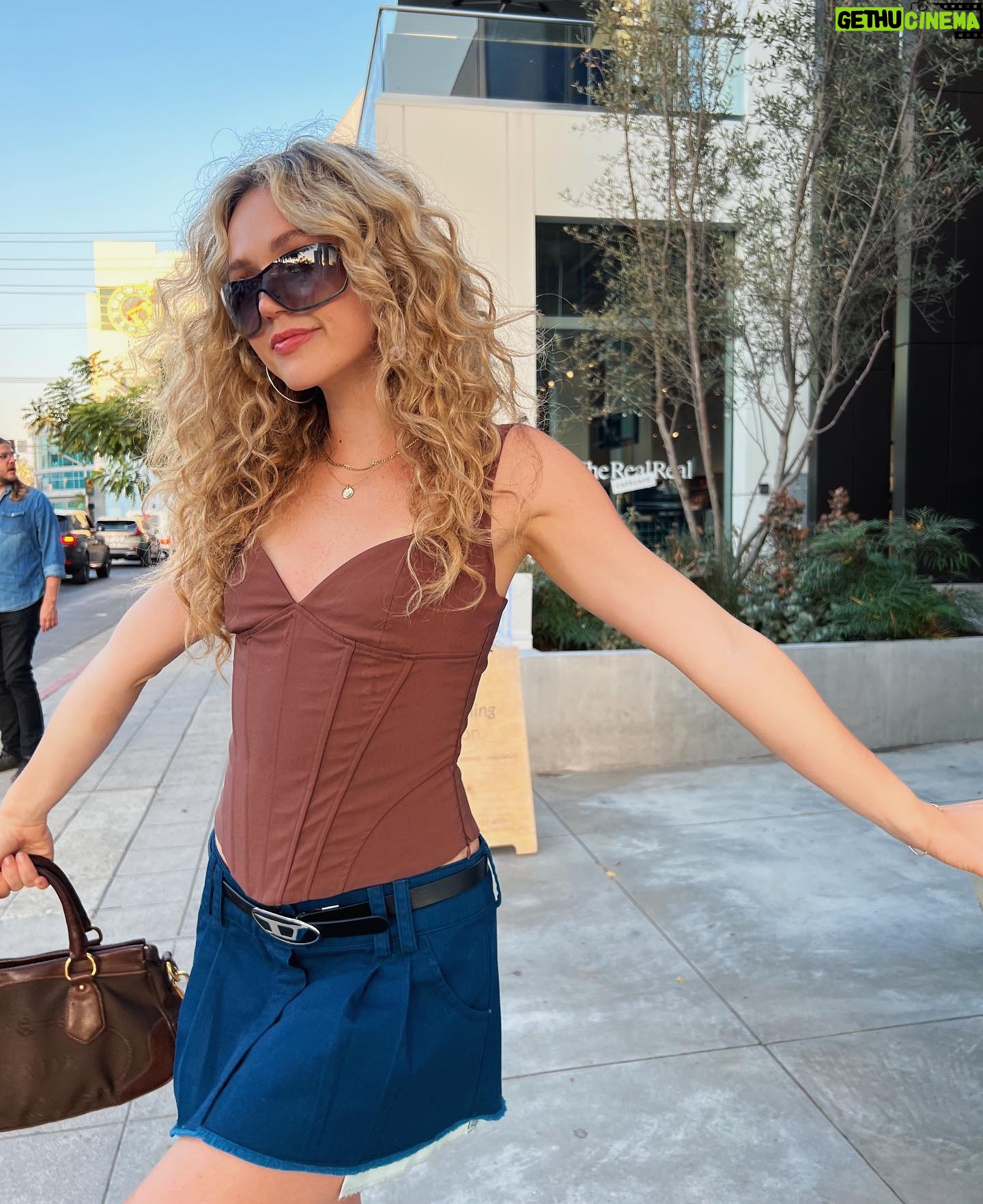Brec Bassinger Instagram - Heart belongs to LA ☀️ Xo.