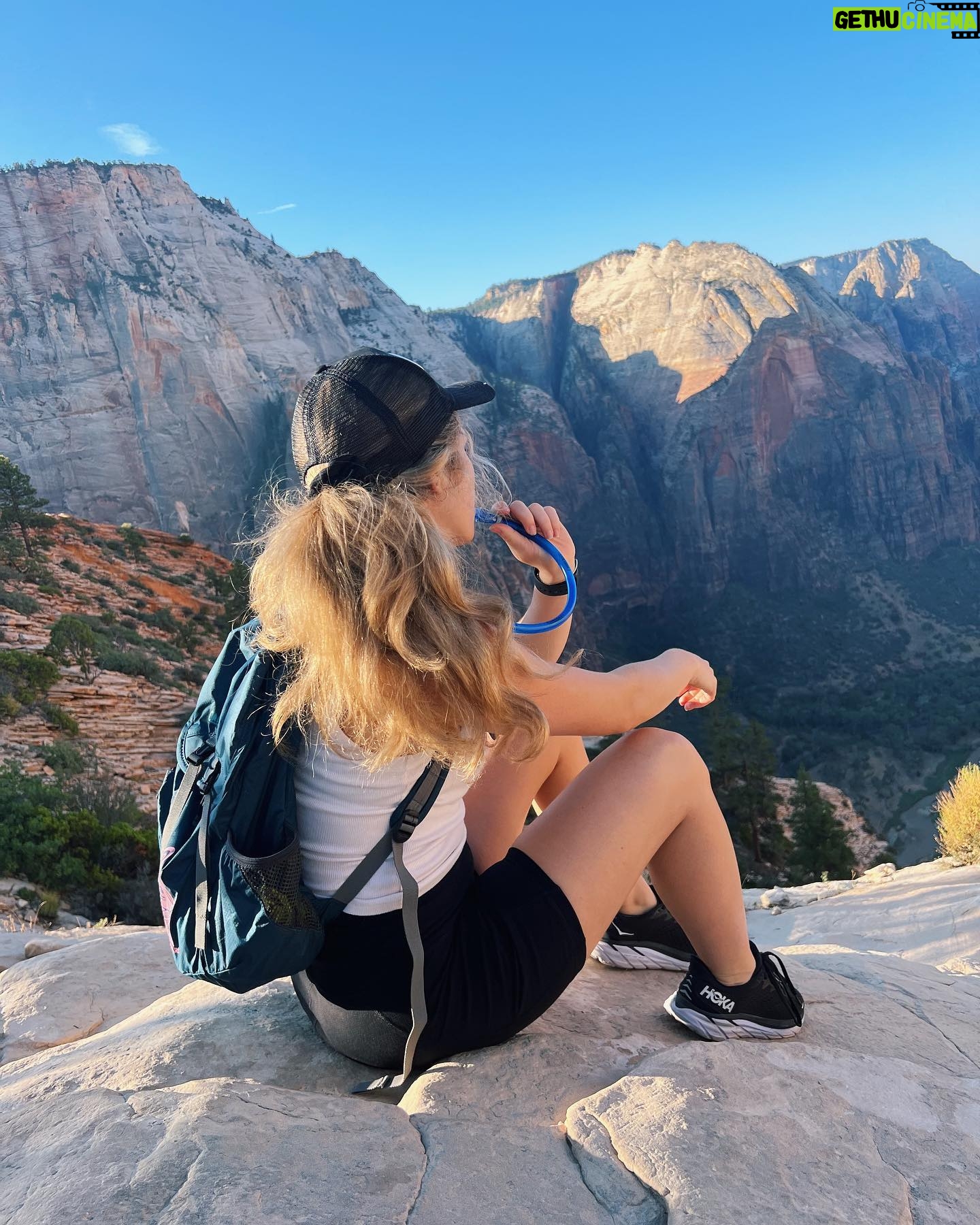 Brec Bassinger Instagram - No sandwiches were harmed in the hiking of Angel’s Landing Xo. Okay