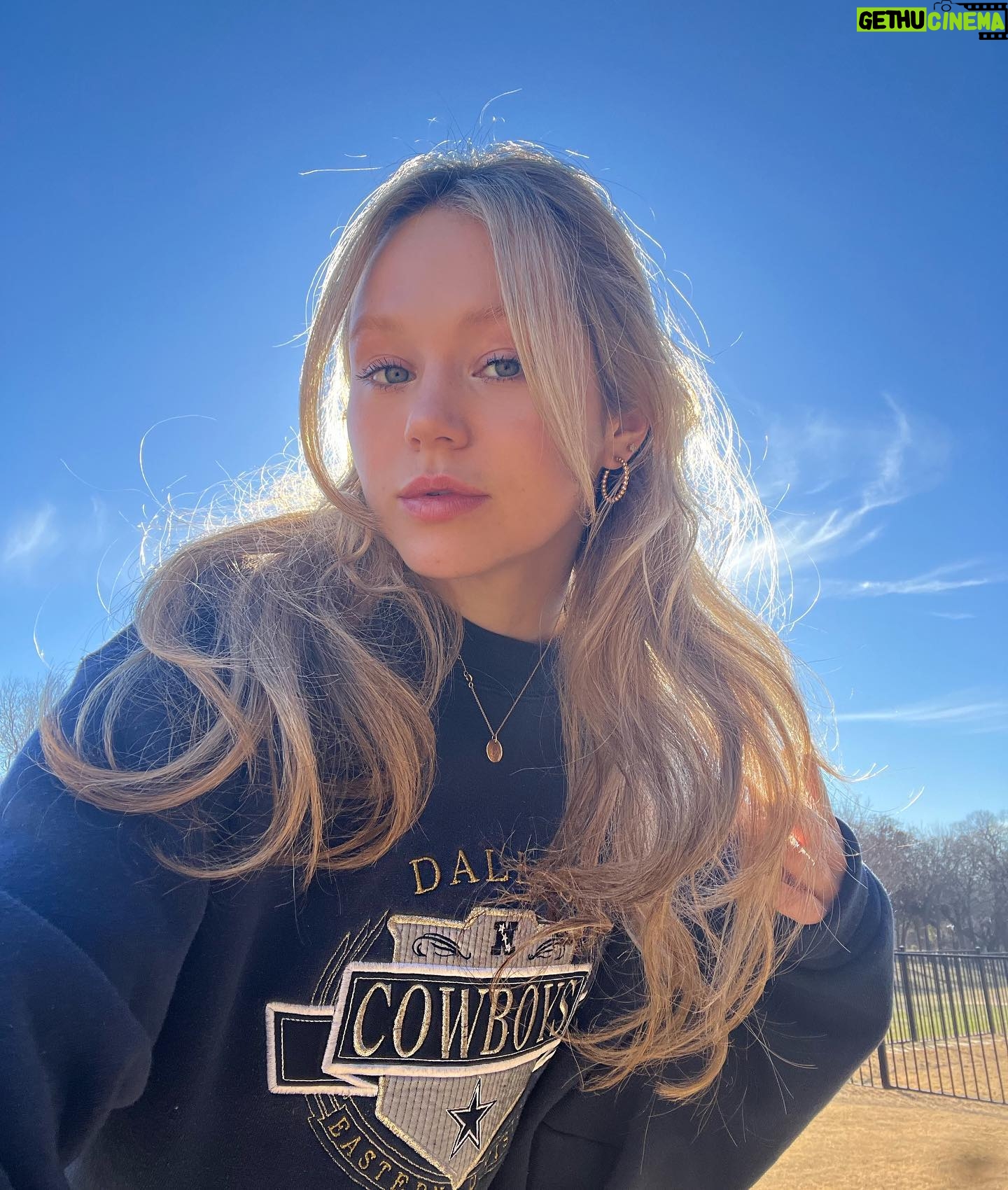 Brec Bassinger Instagram - Brows meet bleach Xo.