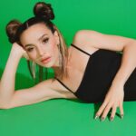 Brenda Asnicar Instagram – Edit para @riearribaok 💚
Y aprovecho a contarles que tienen un 20% OFF con mi código BASNICAR en tooooda la web!
www.rie.com.ar
