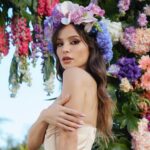 Brenda Asnicar Instagram - Deslizá y conocé La Belle Fleur Terrible, tan delicada como salvaje, irradia confianza y amor propio. Con sus notas de iris triunfante, acompañada con otras flores que anuncian la sensualidad que aporta la vainilla en el buqué. Una fragancia cremosa, dulce y carnal. Te animarías a probarla? #LABELLEFLEURTERRIBLE #GAULTIERGARDEN @JEANPAULGAULTIER