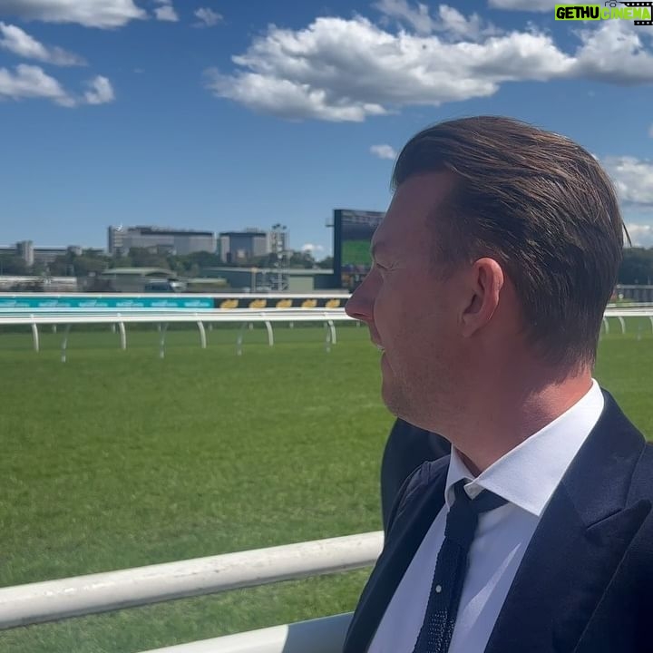 Brett Lee - 30.1K Likes - Thanks to @australianturfclub for hosting us today. Such an incredible atmosphere trackside. #SydneyEverestCarnival #WhereStoriesAreMade
#BigDance