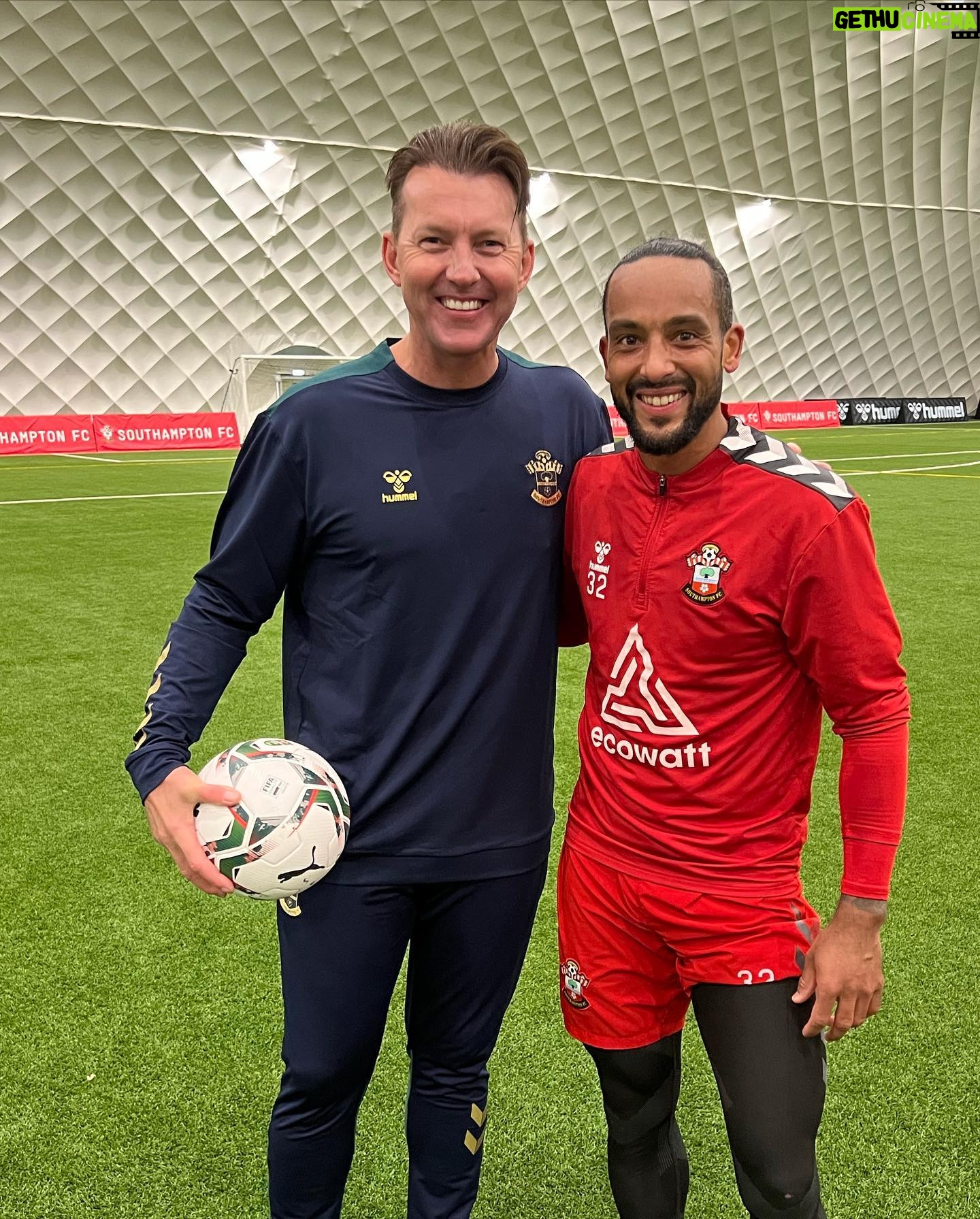 Brett Lee Instagram - Great experience with @southamptonfc for @sportsbet.io. Some exciting content to come soon with @prowsey16 so stay tuned. @theowalcott and @prowsey16 absolute champions ⚽️