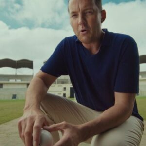 Brett Lee Instagram - Ready to watch this ICC T20 World Cup from a new angle? If you’re game, then put on a helmet, pick up your mobile, aur dekho #WicketSeCricket! Scan the pack and get exclusive access to the most toofani moments of the World Cup from Thums Up Stump Cam. @t20worldcup #T20WorldCup #ThumsUp #Ad