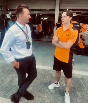 Brett Lee Instagram - Top bloke @oscarpiastri 
Good luck mate. Nice to meet someone twice as quick as me 😂 🏎️🏎️🏎️ 3️⃣2️⃣0️⃣kmph   🇯🇵