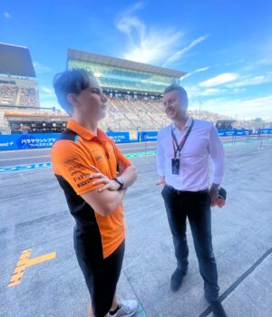 Brett Lee Instagram - Top bloke @oscarpiastri 
Good luck mate. Nice to meet someone twice as quick as me 😂 🏎️🏎️🏎️ 3️⃣2️⃣0️⃣kmph   🇯🇵