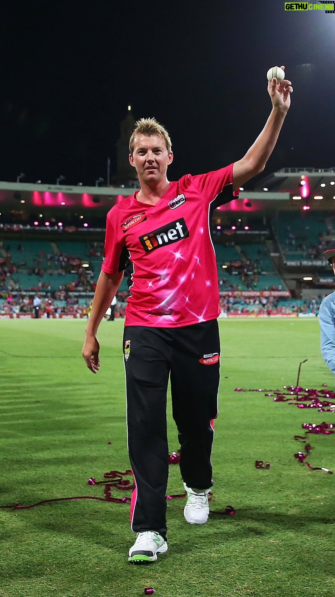 Brett Lee - 78.4K Likes - A simply iconic Sydney Smash! 💥 Remembering Brett Lee’s SCG farewell on a famous night for the men in magenta. #BBL13
