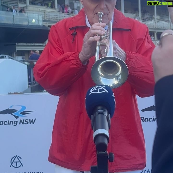 Brett Lee - 30.1K Likes - Thanks to @australianturfclub for hosting us today. Such an incredible atmosphere trackside. #SydneyEverestCarnival #WhereStoriesAreMade
#BigDance