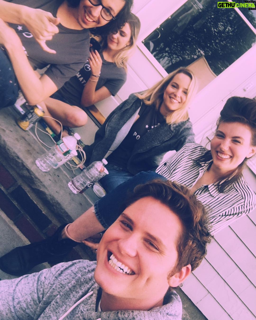 Bridgit Mendler Instagram - The company we keep on a sunny stoop out east 🎉🌞🎥