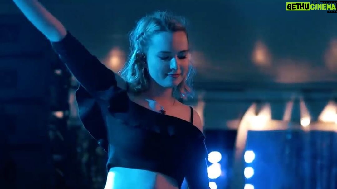 Bridgit Mendler Instagram - Had a great time at #sxsw, here’s a lil recap of the jams and hangs that went down. Full video at the link in my bio Video by @_diegolozanofilms