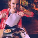 Bridgit Mendler Instagram - Experiencing Nashville 😳✨🍗👏👏👏