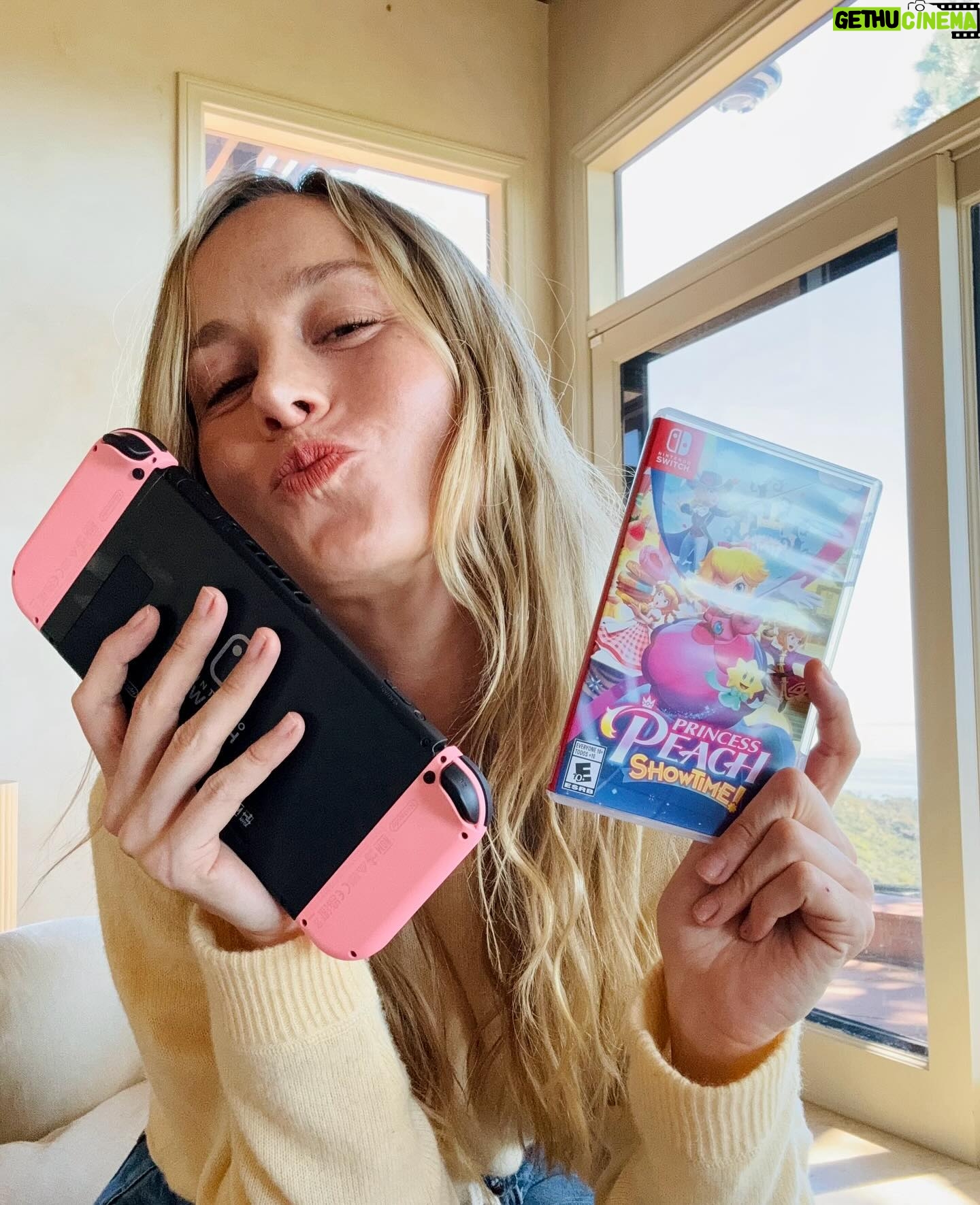 Brie Larson Instagram - #NintendoPartner It’s Peach’s time ✨ Who’s had the chance to play #PrincessPeachShowtime already? To anyone who needs anything from me: you know where I’ll be. (P.S. Does anyone have any tips for the Action Rehearsal plays?)