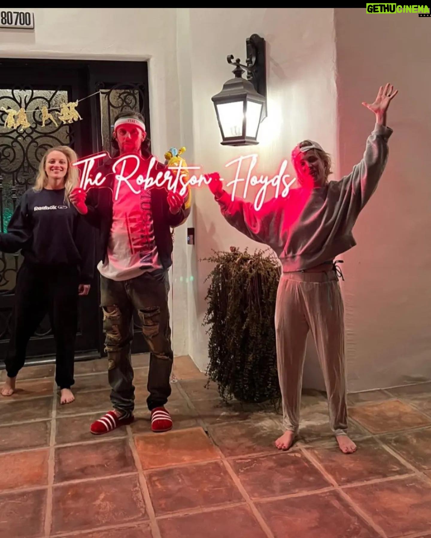 Britt Robertson Instagram - Sten out of sten