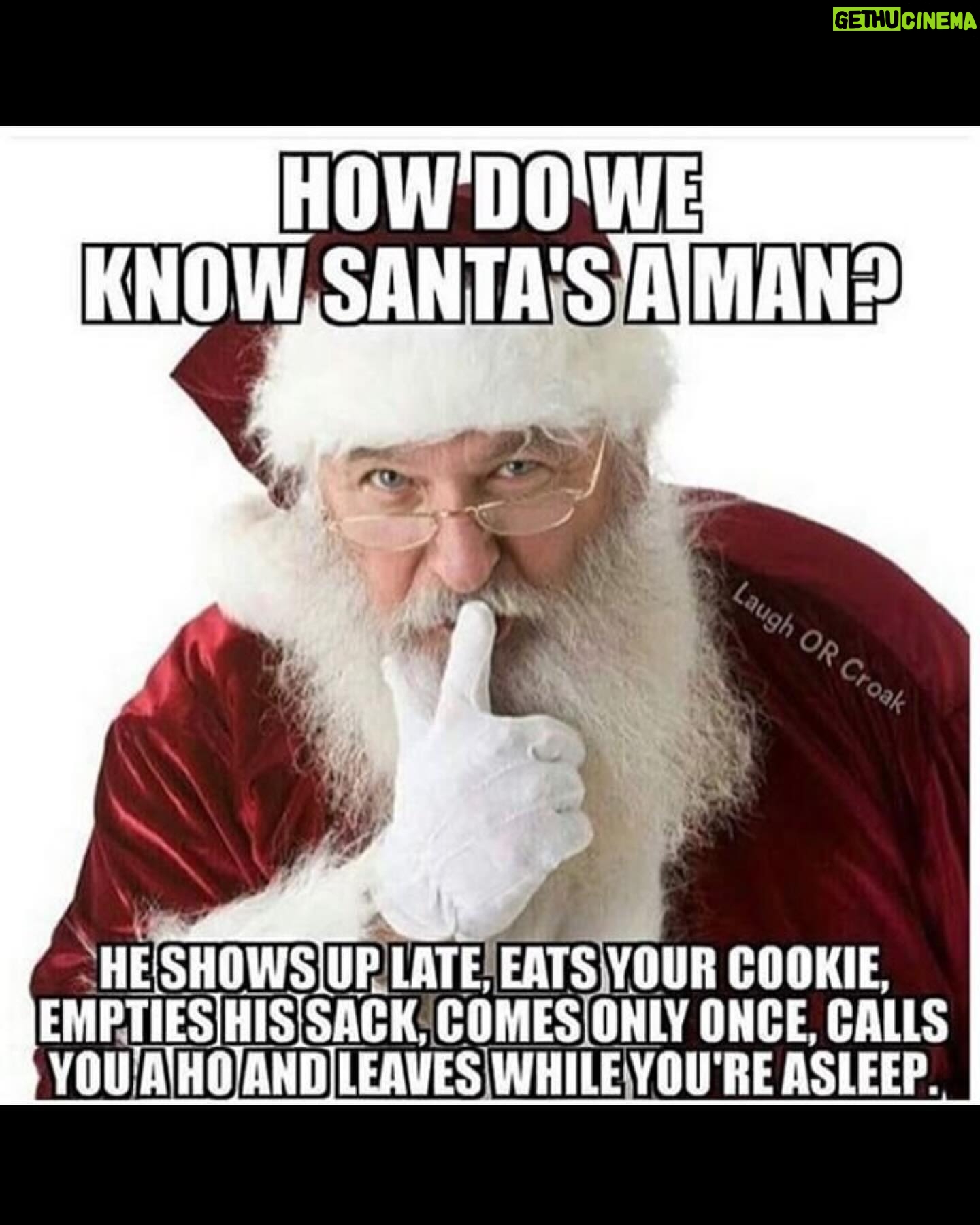 Brittany Furlan Instagram - Hope you have a beautiful holiday 🎄 from us freaks