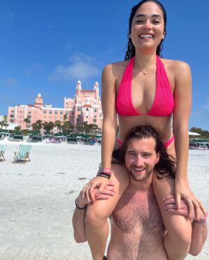 Brittany O'Grady Instagram - Love is in the air 💗