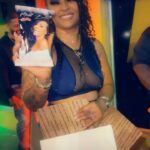 Brittney Bee Starr Williams Instagram - What a surprise @wrapper_chips pop@up at my hosting and surprised me with some@model bee Starr chips 🫣🫣🫣👀💖💖💖💖💖❤️♥️🔥🔥🔥🔥🥹🥹🔥♥️♥️🔥 thank u sooooo much i love it Medium knotless @allure_diorplush Bundles @sheshappyhair