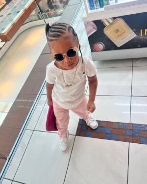 Brittney Bee Starr Williams Instagram - My stink turns 3 🥹🥹 even tho she refuses to say she 3 she keep saying she 2 lol my baby turning up for her party today 😩🙌🏾🙌🏾🙌🏾🥰 braids by @braideddreamz