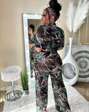 Brittney Bee Starr Williams Instagram - 🤩🤩

Get this look from @eleven22online 
Hair by @allure_diorplush 
Bundles @sheshappyhair