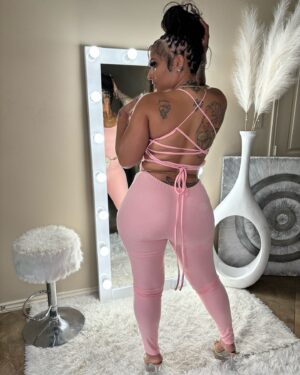 Brittney Bee Starr Williams Instagram - 🌸🌸 hey y’all 🌸🌸
Outfit from @eleven22online search 🔍 London 
Braids @allure_diorplush 
Bundles @sheshappyhair
